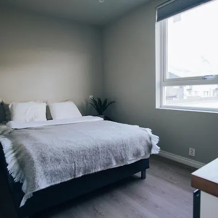 Apartamento - 2br & 3br - Parking - T32