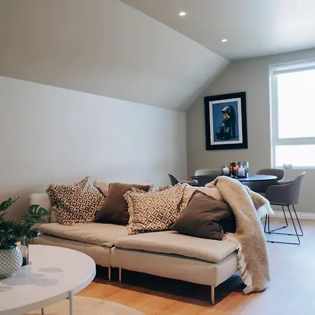 - 2br & 3br - Parking - T32
