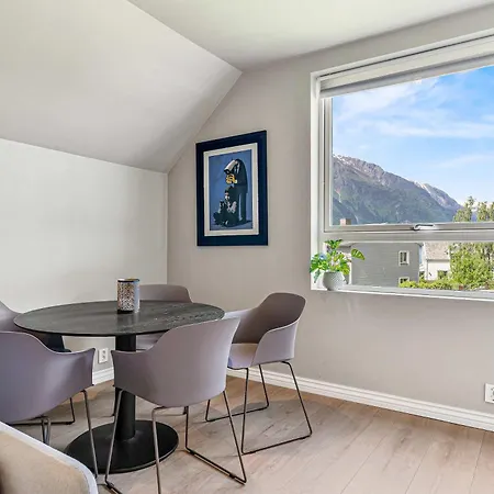 - 2br & 3br - Parking - T32