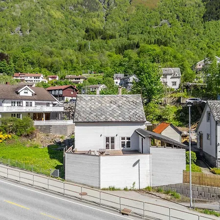 - 2br & 3br - Parking - T32