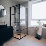 Lejlighed - 2br & 3br - Parking - T32